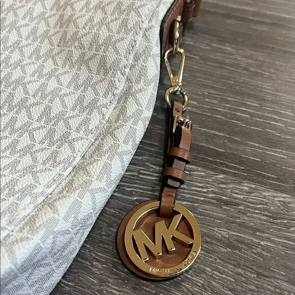 Michael Kors Jet Set Travel Large Logo Messenger Bag - Picture 7 of 15